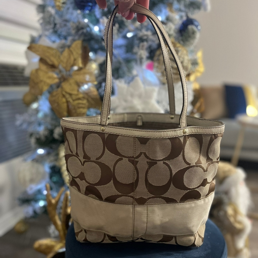 Coach bag 9/10 condition.